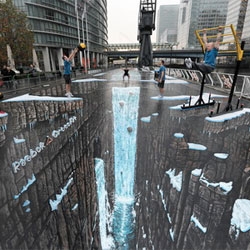 Reebok and CrossFit set a new Guinness World Record with the world's largest 3D painting. ‘3D Joe & Max’ turn part of London’s Canary Wharf quayside into the longest and largest 3D artwork. 
