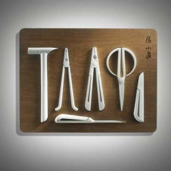 A set of tools that are designed for the whole family. Baang is branded 张小泉(zhang xiao quan) a 348-year old Chinese scissor brand.