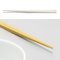 RESTLESS - chopsticks that don't need a chopstick rest. Because of their shape, the tips won't touch the table when they're set down. To accentuate their graceful posture, place them so the indent portion faces upward. Designed by +d, Japan.