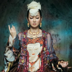 Sa Dingding is not your average pop star. She sings in several languages including Mandarin, Sanskrit, Tibetan, a near-extinct tongue Laghu, as well an imaginary self created language to evoke the emotions in her songs.
