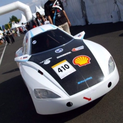 Think your Prius gets good mileage? The SAHIMO racer tops out at an incredible 568km / liter!