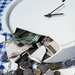 Time is Money, moneybox clock to save time and money. By Atypyc.
