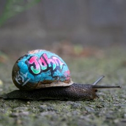 Killer London street artist Slinkachu, famous for "Little People", is at it again with his latest project "Inner City Snail".