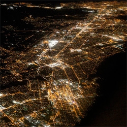 Flying in to LA the other night ~ there was something so lovely about how the city sparkled on such a clear night... is it all the blindingly bright billboards? 