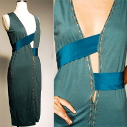 Split Front dress by "Dressed In Yellow" ~ is playful yet daring... and somehow cali casual/comfy too.