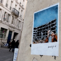 Jana and JS' polaroid inspired stencils are starting to invade Paris' walls. Great street art.