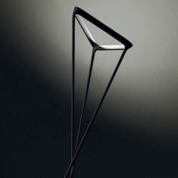 Tango, beautiful floor lamp designed by Francisco Gomez Paz for Luceplan. 