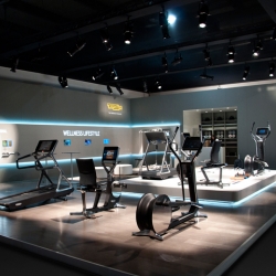 BBMDS designs the new Technogym booth at Salone del Mobile in Milan. A landscape made of wood and Corian where one can discover the 'Wellness lifestyle' concept.  