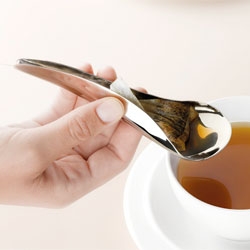 Tèo, a new tea spoon designed by Austrian designer Karin Santorso for Alessi that squeezes your teabag for you.