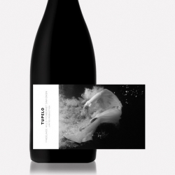 Wayne Anderson (aka Killibinbin) set up a new boutique winery, Tupelo. The branding uses a simple photographic underwater imagery, of an Elvis inspired character, surrounded by the flood waters of the king’s home town.