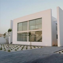 The Ismaeil Villa by Dubai's X-Architects is a successful integration of modern architecture and the local Emirati culture. 