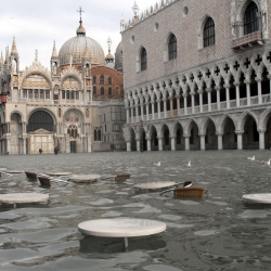 Grab your waders, Venice is flooding! Great series of images from The Big Picture.