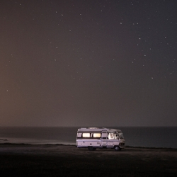 In 2011 Alessandro decided to buy an old motorhome and move it along the south coast of Portugal in some of his favorite places along the european coast.