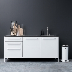 Since the creation of the bin in 1939, Vipp has become synonymous with quality products for the kitchen and bathroom. Now Vipp is launching one of its most sensational product-developments with a radical reinterpretation of the kitchen. So adorable.